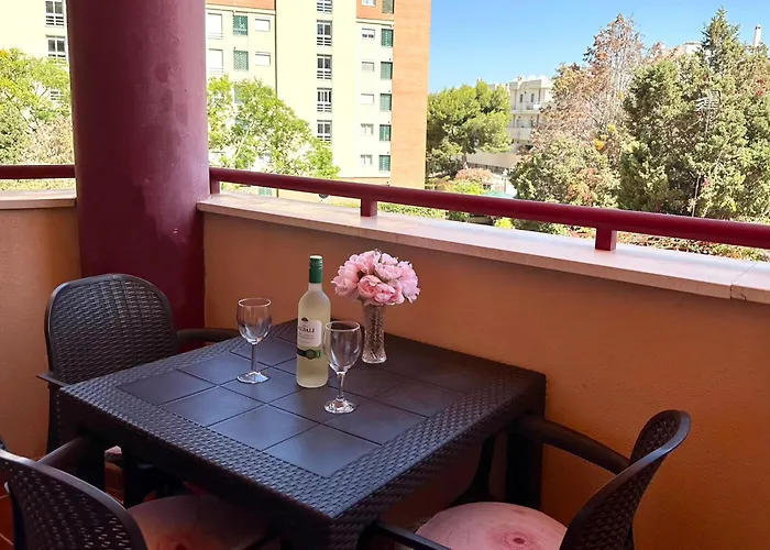 Costa Del Sol Seaside - 5 Mins From 丰希罗拉