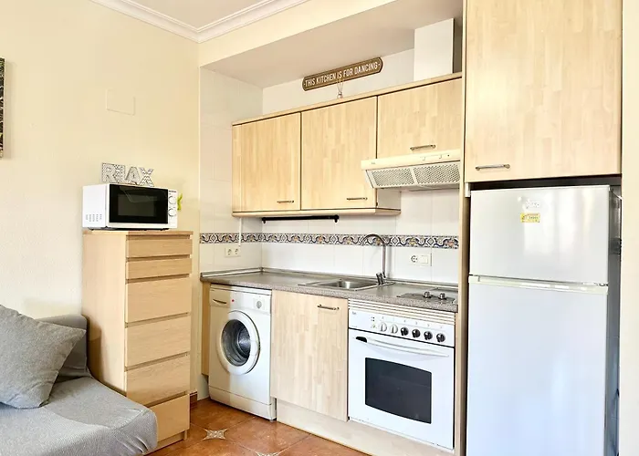 Costa Del Sol Seaside - 5 Mins From