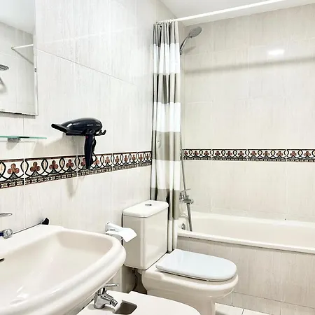 Costa Del Sol Seaside - 5 Mins From *