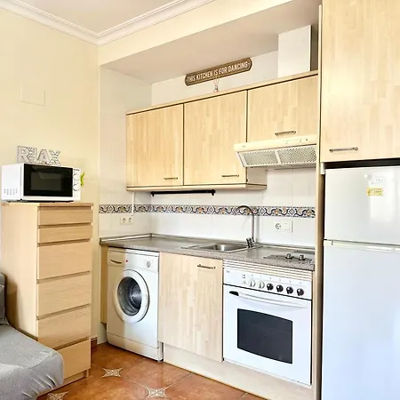 Costa Del Sol Seaside - 5 Mins From