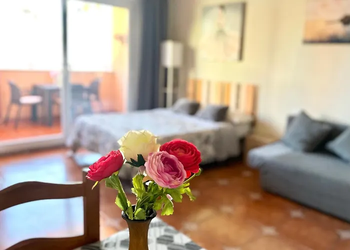 Costa Del Sol Seaside - 5 Mins From