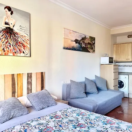 Costa Del Sol Seaside - 5 Mins From דירה *