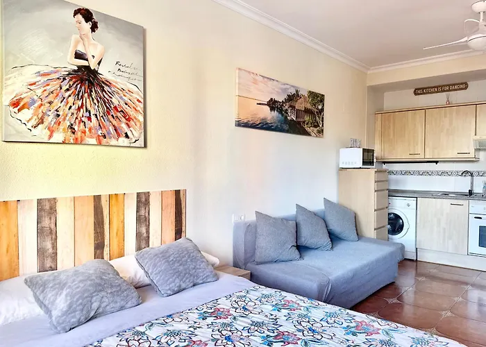 Costa Del Sol Seaside - 5 Mins From Апартаменти *