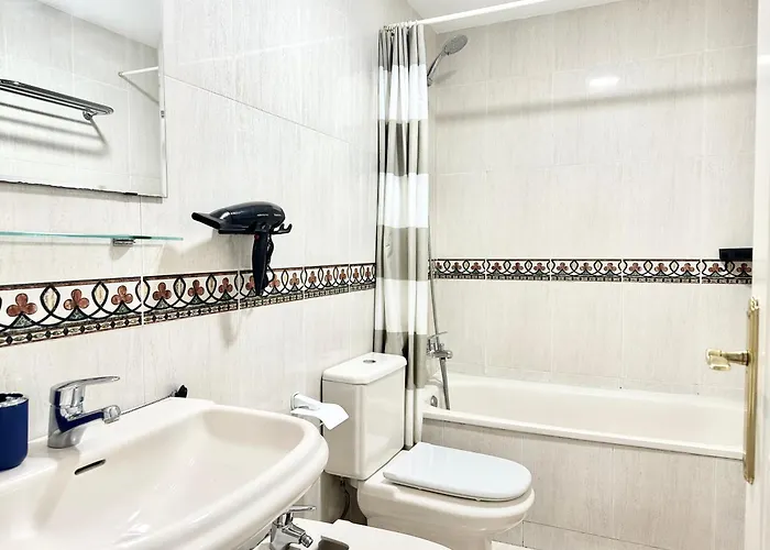 Costa Del Sol Seaside - 5 Mins From *